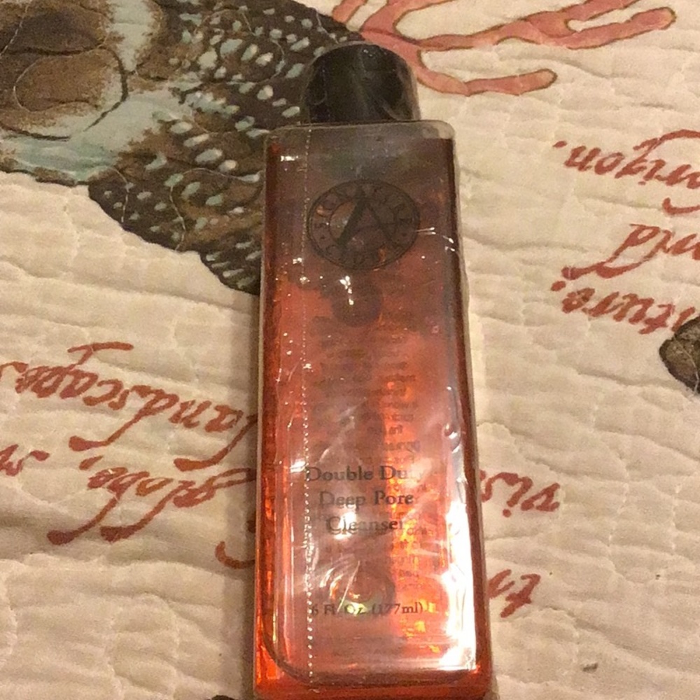 NWT, SIGNATURE CLUB A BY ADRIENNE ARPEL  CLEANSER AND TONER. NEW AND SEALED